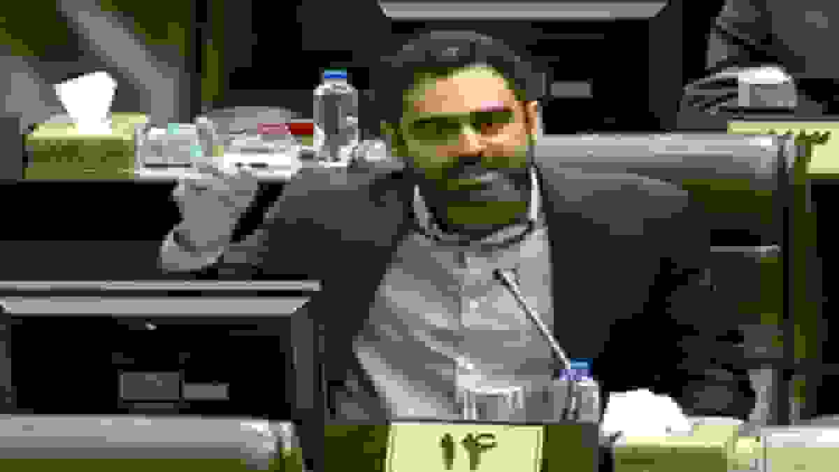 انتقاد نماینده مجلس از حسن روحانی و موضعگیری درباره بانک آینده