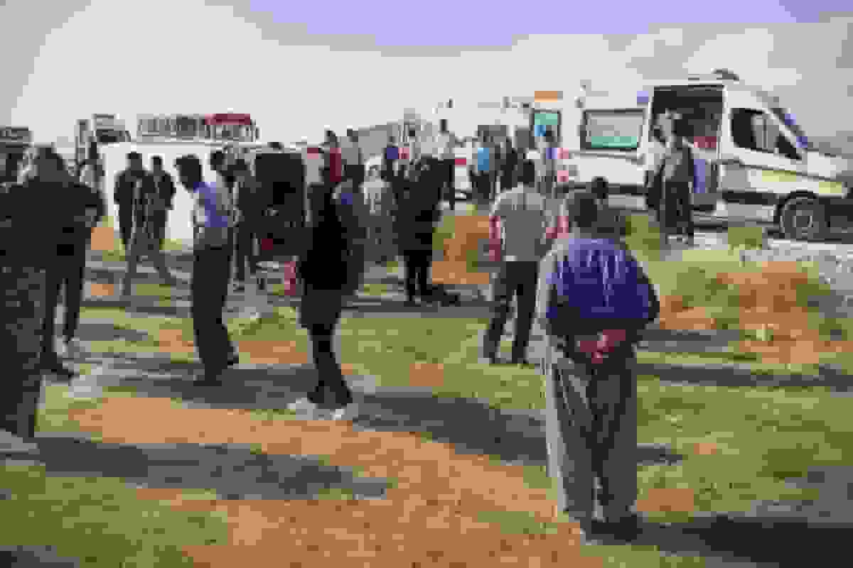 واژگونی مینیبوس دانشآموزان در نقده؛ ۱۳ مصدوم به بیمارستان منتقل شدند