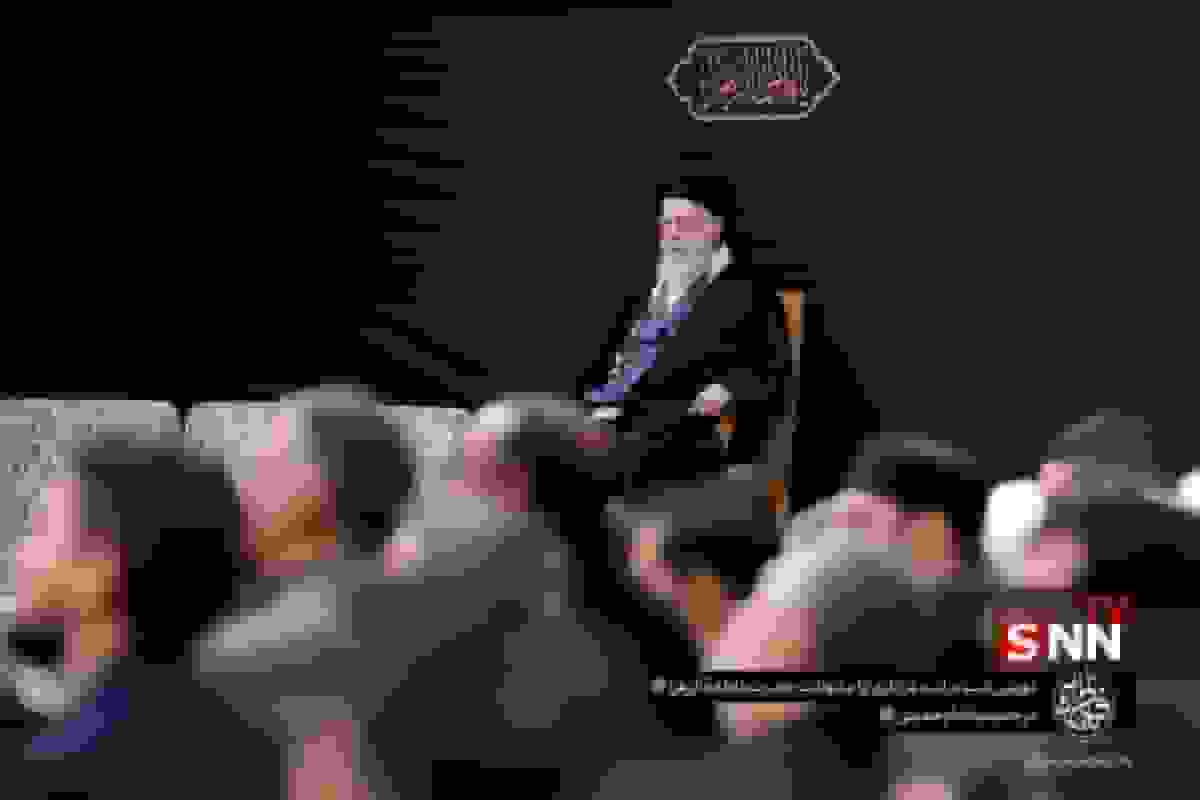 ورود رهبر معظم انقلاب به دومین شب عزاداری حضرت زهرا(س)