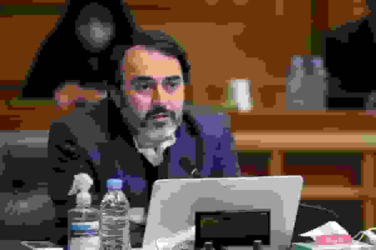 پیرهادی: خودروهای وارداتی مصرف سوخت بالایی دارند، پیشنهاد تعرفه صفر برای خودروهای هیبریدی