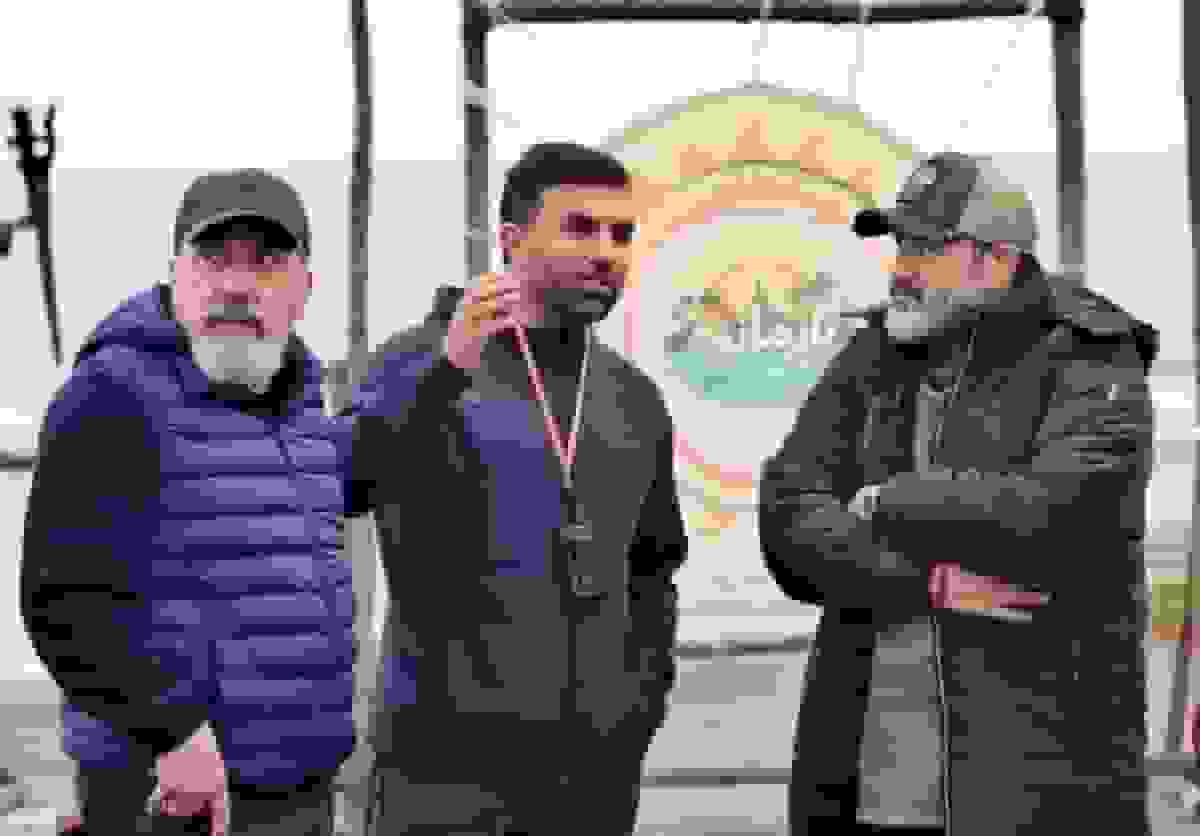 سازنده برنامه «بازمانده» از مردم ایران عذرخواهی کرد و از سیامک انصاری و مهران غفوریان انتقاد شد