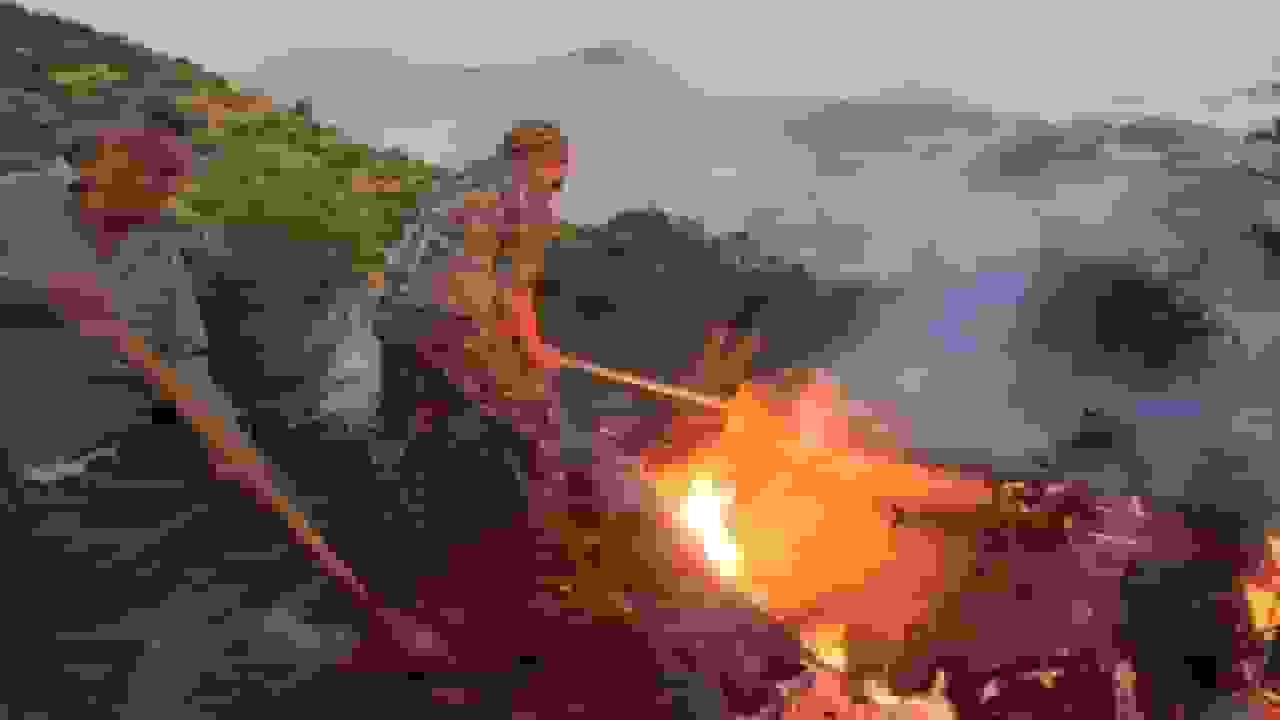 بالگرد آبپاش به فرودگاه گرگان رسید/۵ کانون فعال حریق در شرق گلستان