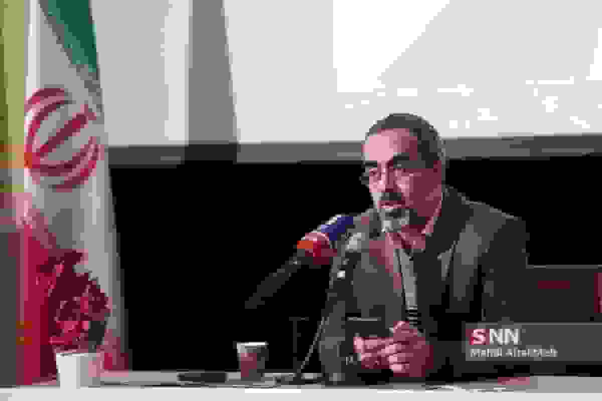 ایزدخواه: جراحی نظام بانکی باید ادامه یابد و مجلس از فشارها نترسد