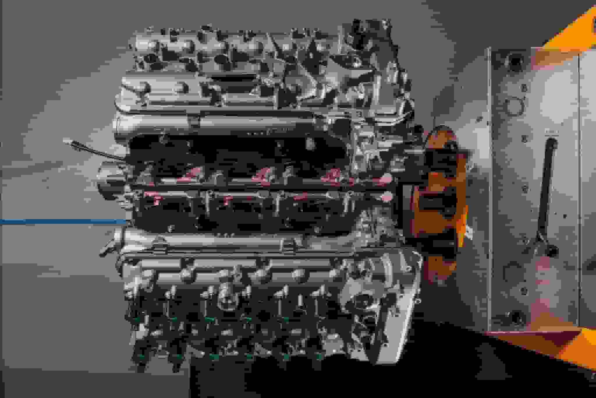 پورشه احتمالاً موتور W12 با سه ردیف سیلندر میسازد