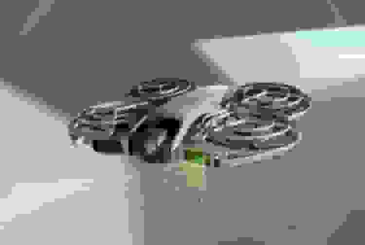 DJI پهپاد Neo 2 را با قابلیت جلوگیری از برخورد و کنترلهای حرکتی معرفی کرد