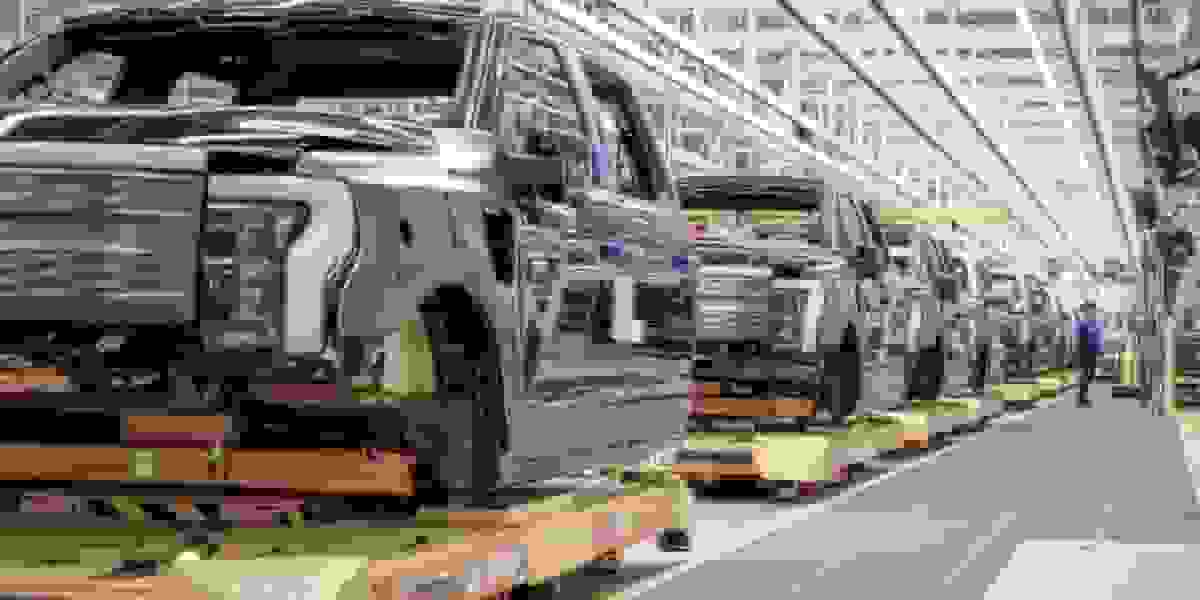 فورد تولید F-150 لایتنینگ را برای تمرکز روی پیکاپهای بنزینی متوقف میکند