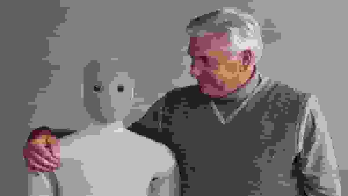 ربات انساننما 1X NEO معرفی شد؛ دستیار خانگی با قابلیت انجام کارهای منزل