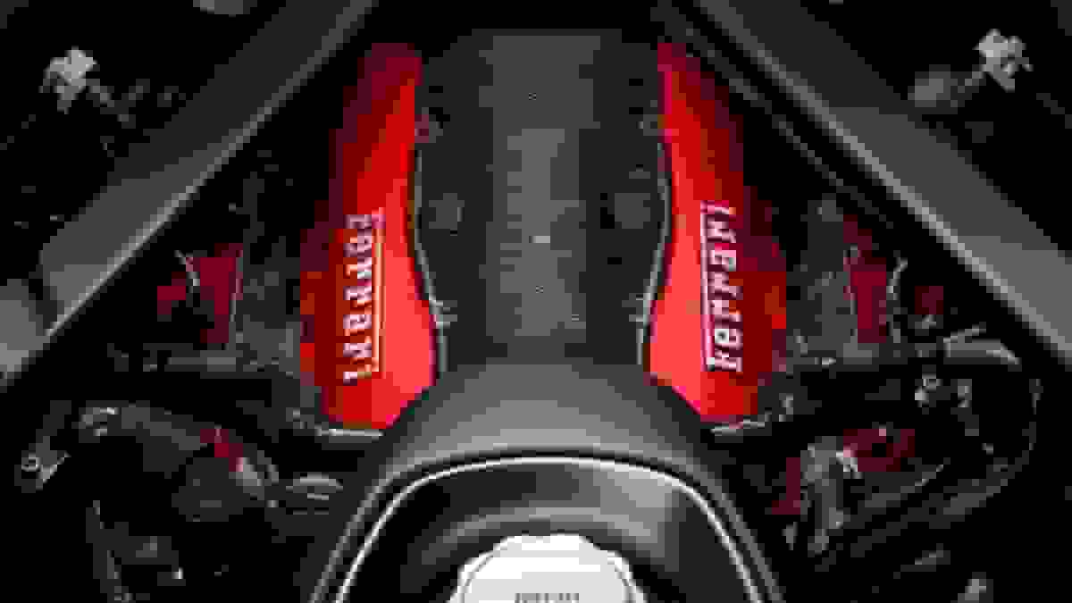 موتورهای بنزینی فراری از جمله V12 از رده خارج نمیشوند