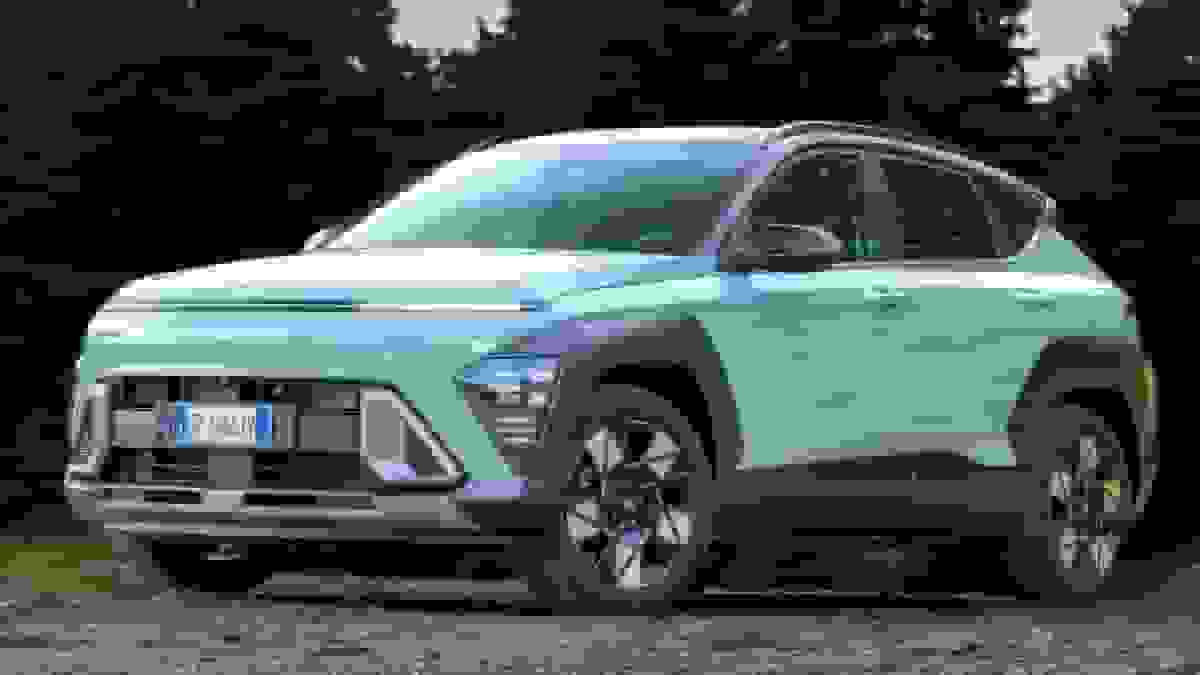 چراغ جلوی دوبخشی در خودروهای مدرن: از کاربرد تا زیباییشناسی