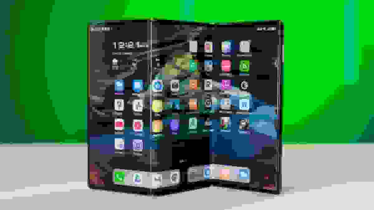 اولین گوشی تاشوی سهتکه سامسونگ احتمالاً عرضه محدودی خواهد داشت