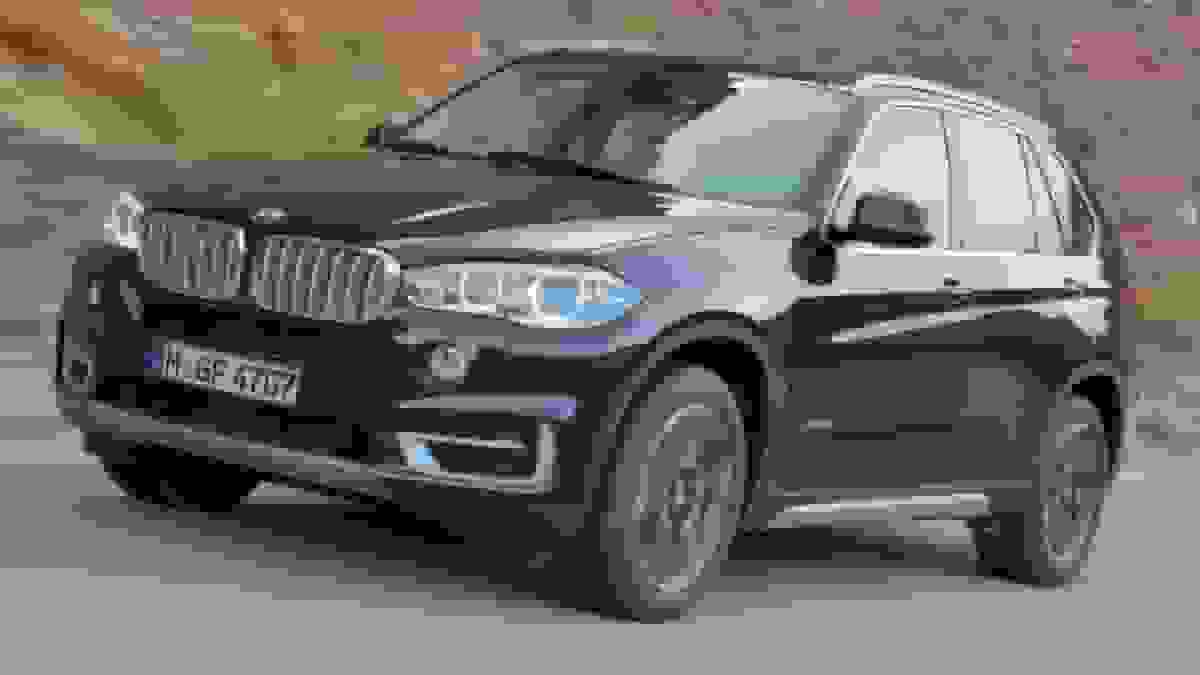 بیامو بهخاطر قطع انگشت مشتری در درب X5 حدود دو میلیون دلار غرامت پرداخت میکند