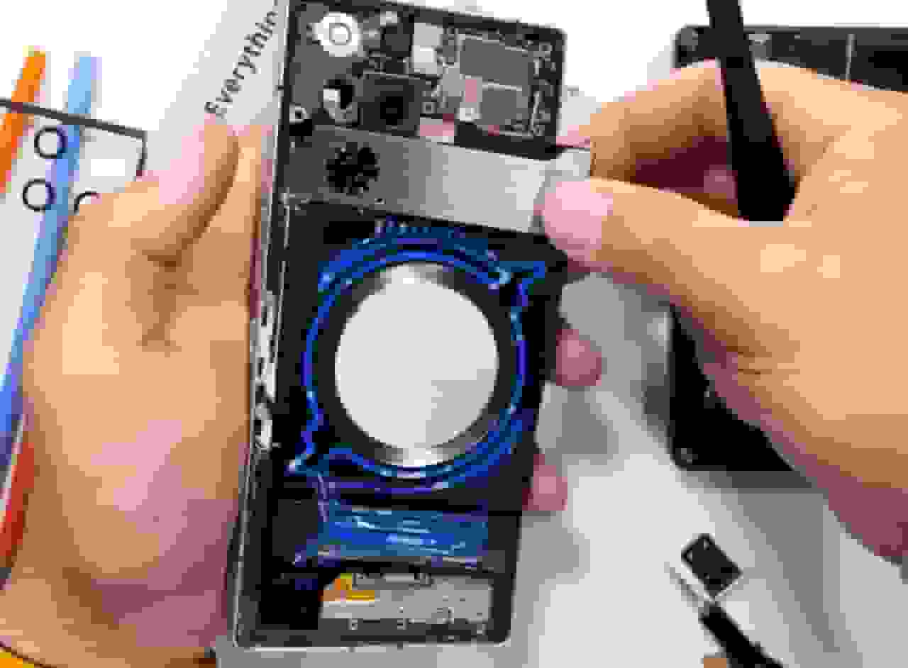 کالبدشکافی ردمجیک 11 پرو: نگاهی به درون اولین گوشی دارای خنککننده مایع