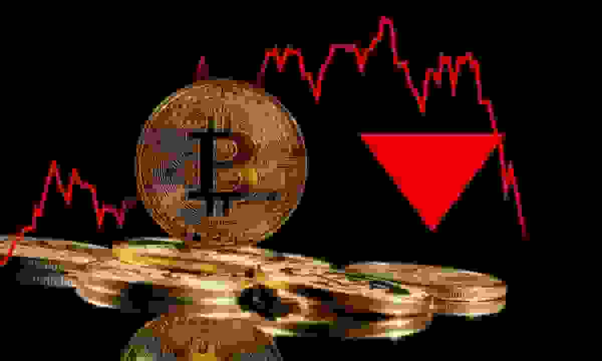 قیمت بیتکوین به زیر ۹۰ هزار دلار سقوط کرد؛ افت ۲۸ درصدی از سقف تاریخی