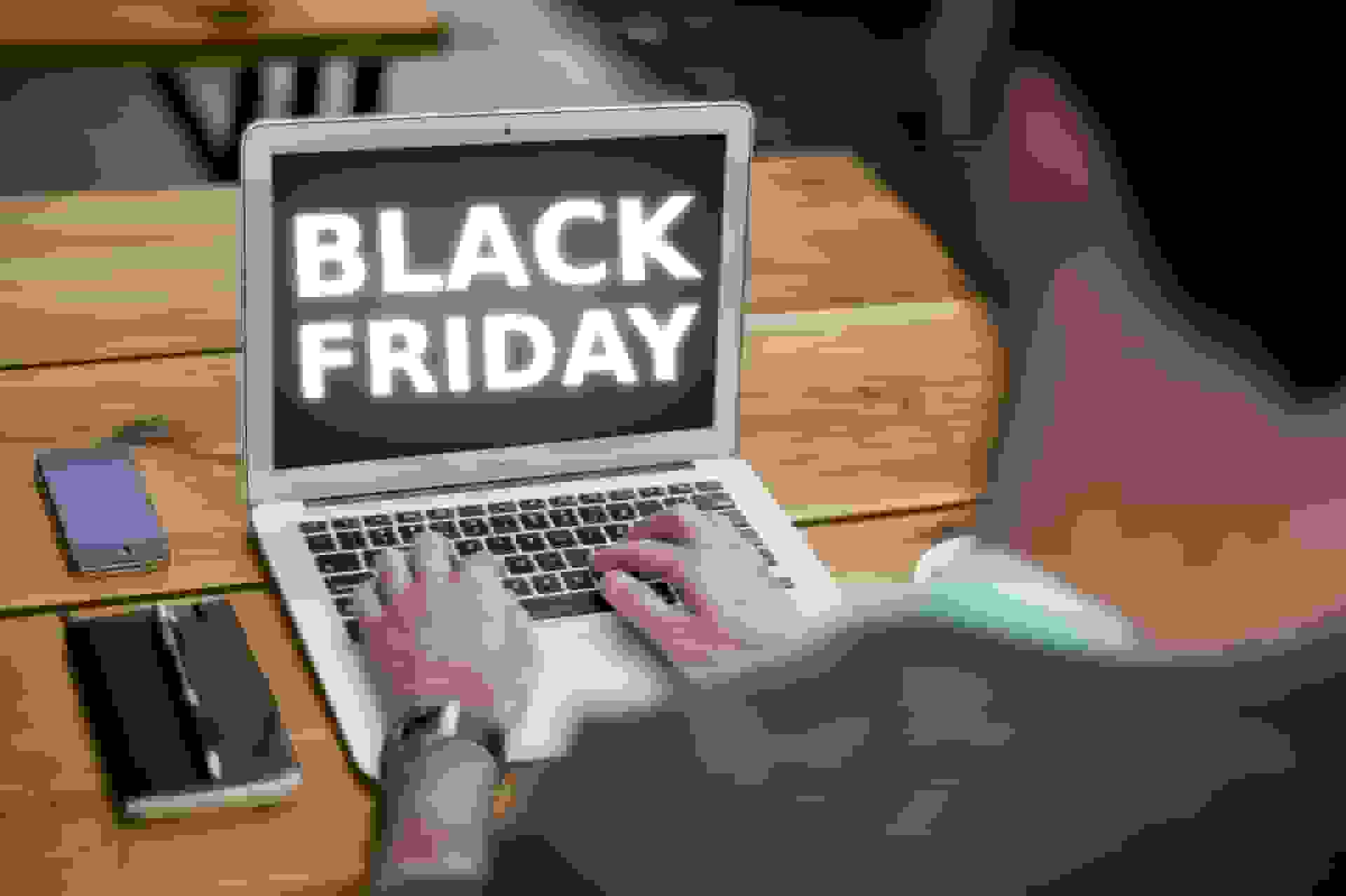 سیاهبازی در بلکفرایدی؛ به این نمایش پایان دهید