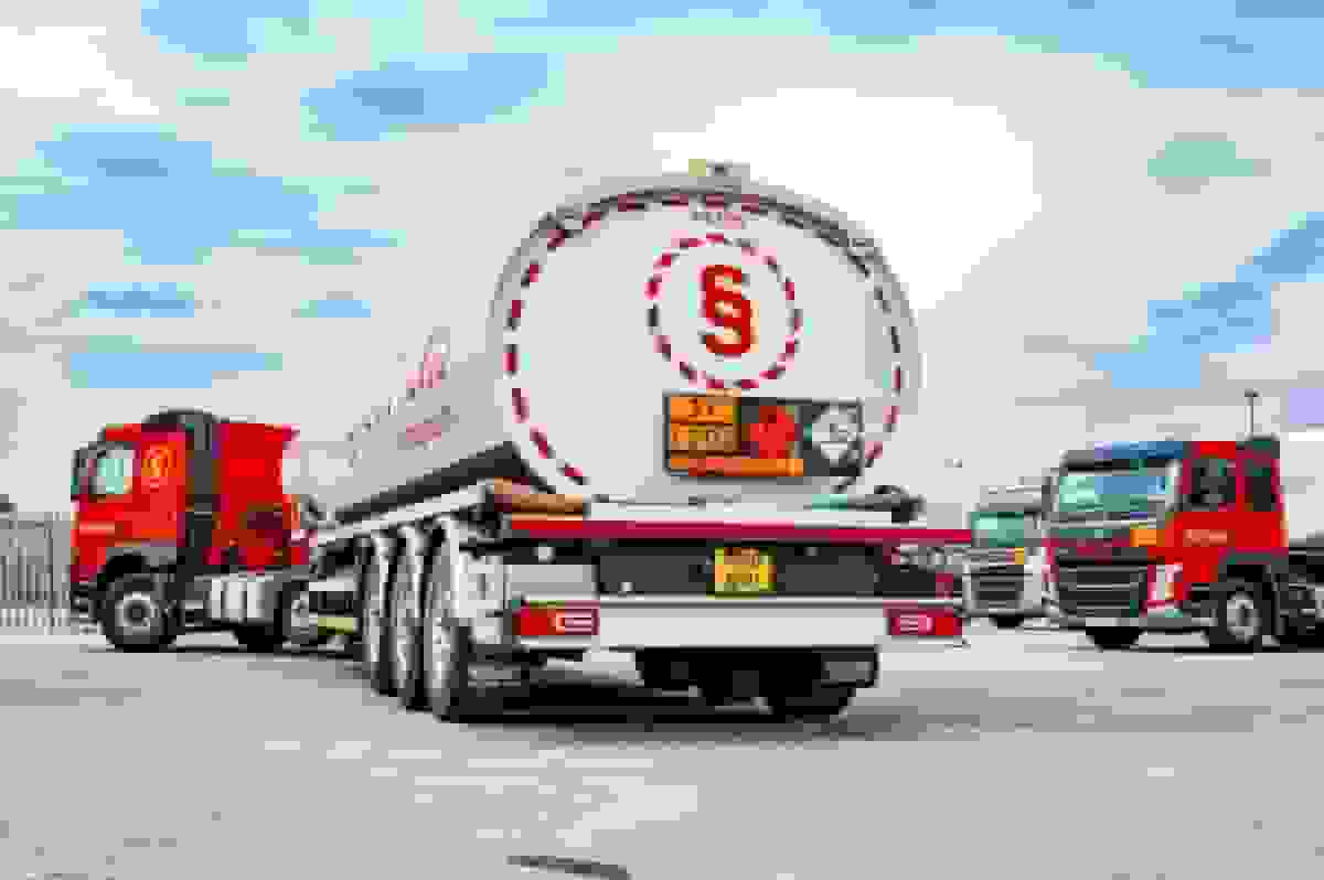 قیمت پایه بنزین سوپر وارداتی در بورس انرژی: لیتری ۶۵,۸۰۰ تومان