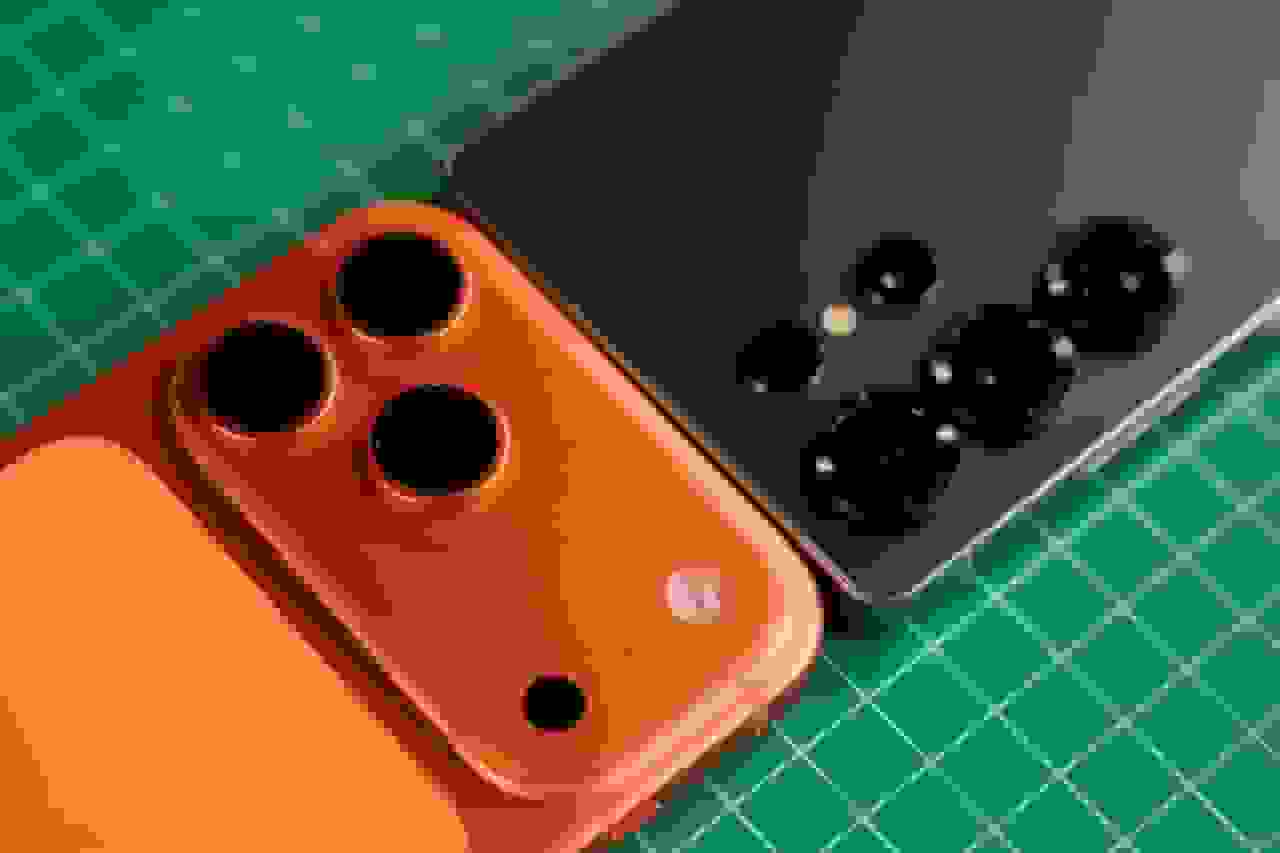 مقایسه آیفون 17 پرومکس و گلکسی S25 اولترا: نبرد پرچمداران موبایل