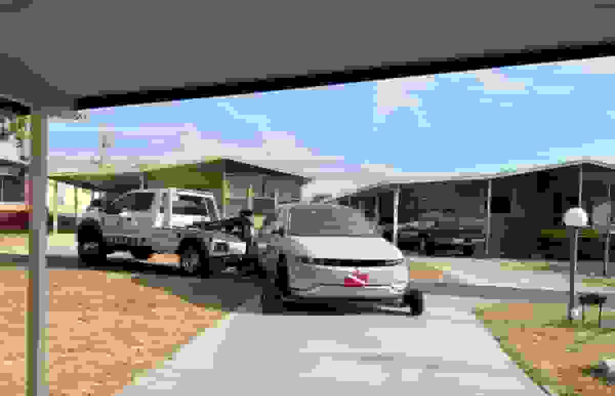 خسارت ۱۲ هزار دلاری هیوندای آیونیک ۵ بر اثر ریختن آب بطری