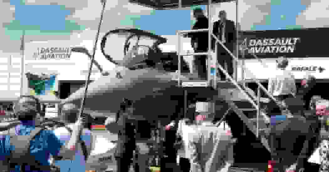 فرانسه موافقت کرد تا ۱۰۰ جنگنده رافال به اوکراین بفروشد