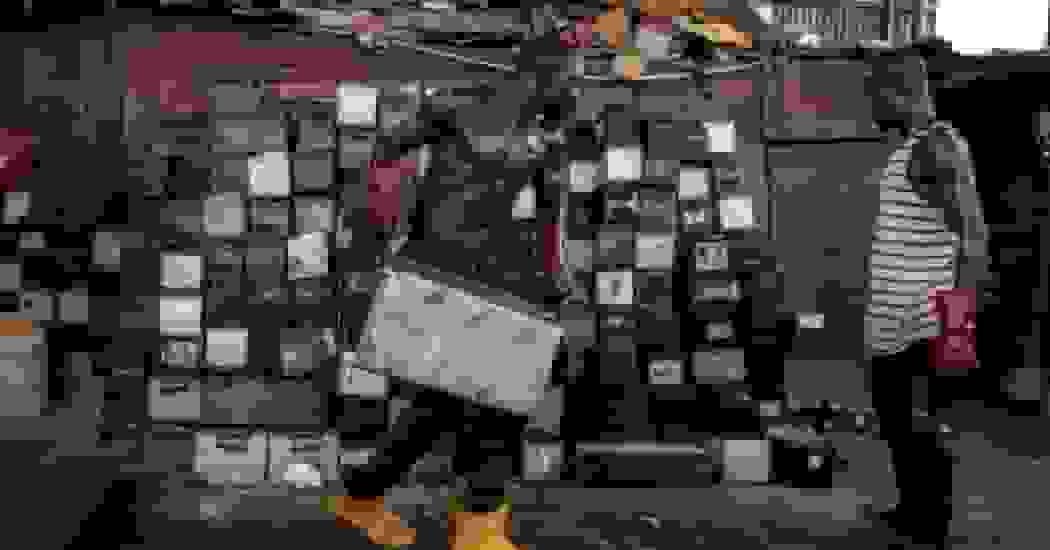 بررسی فاجعه بازیافت باتریهای خودرو در نیجریه