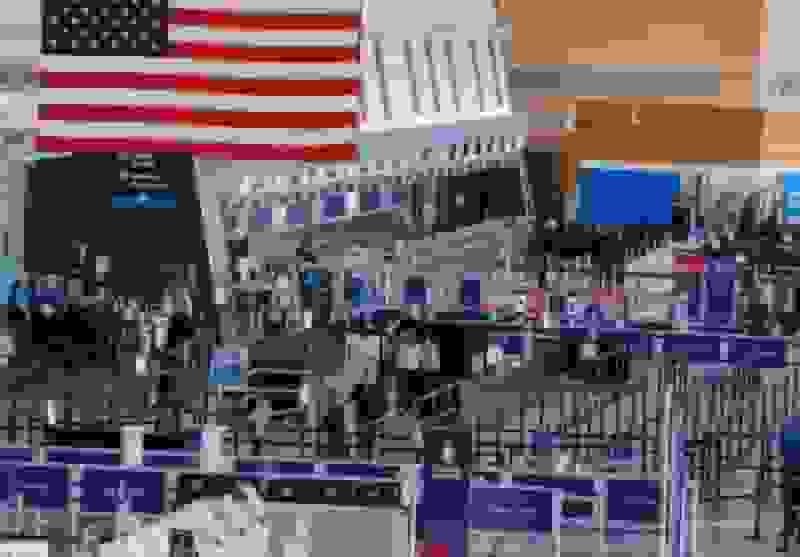 هشدار وزیر حمل و نقل آمریکا درباره کاهش اجباری پروازها به دلیل تعطیلی دولت