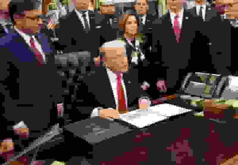 شروع بررسی لایحه تحریمهای ضدروسی در کنگره و شرط ترامپ برای امضای آن