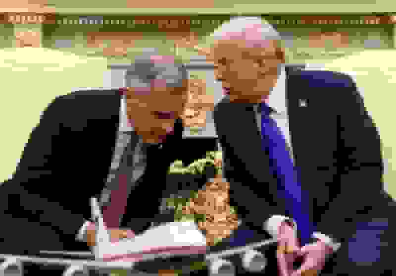 افزایش 10 درصدی تعرفههای آمریکا بر کانادا به دلیل آگهی تبلیغاتی گمراهکننده