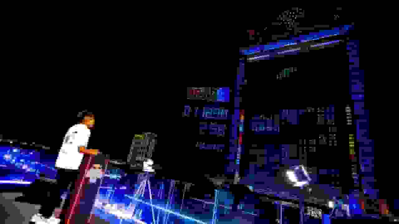 بزرگترین بازی Tetris با استفاده از بیش از دو هزار پهپاد در آسمان دبی