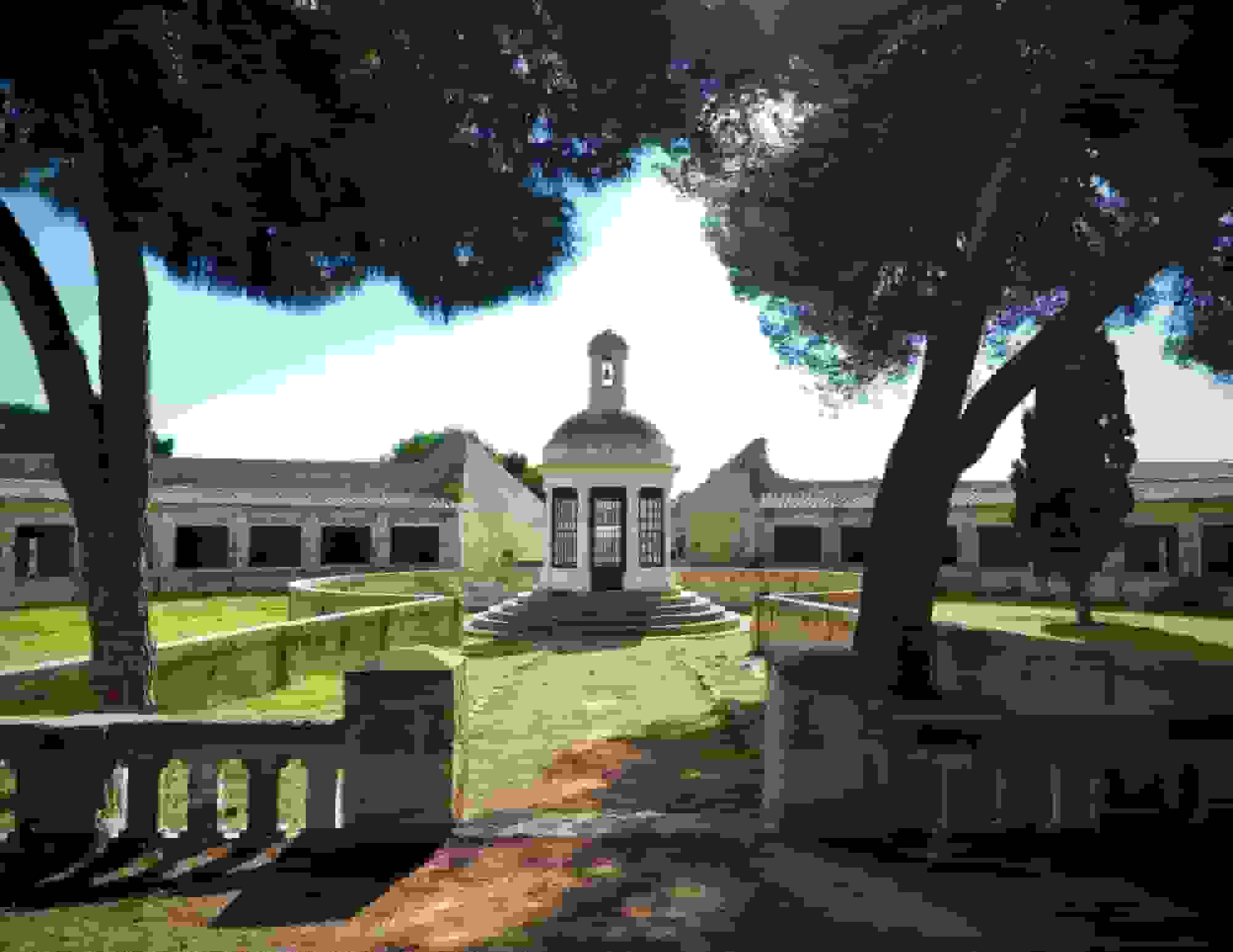 اقامتگاه قرنطینه اسپانیا: جزیرهای که هنرمندان در آن قطع ارتباط میکنند و تلفن همراه ممنوع است